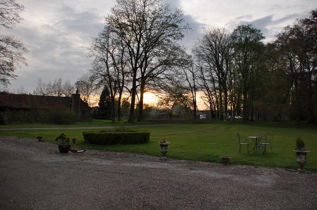 Le Chateau Des Ormes Bed and Breakfast Lambersart Esterno foto