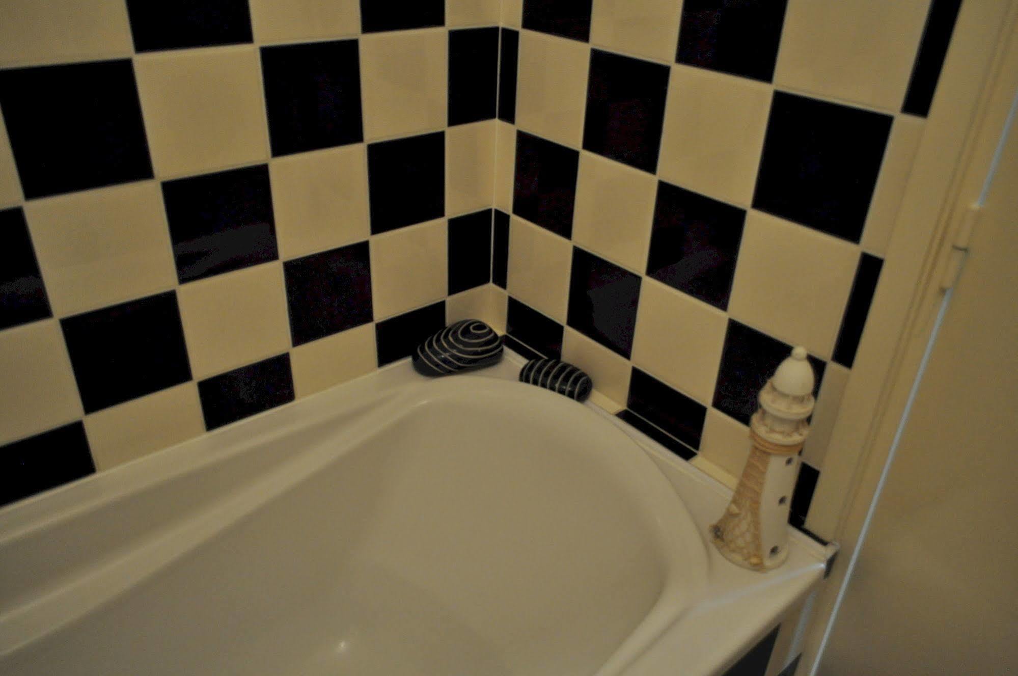 Le Chateau Des Ormes Bed and Breakfast Lambersart Esterno foto